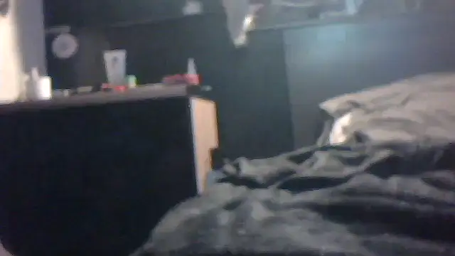 Snapshot of Slutviki69 chatting on 10.31.25 Slutviki69 online show from 10.31.25