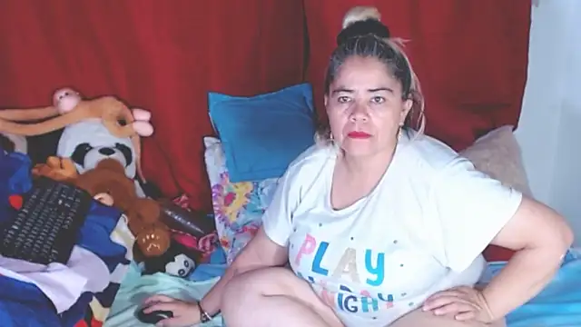 estrellita fugaz16x online show from 11.06.25