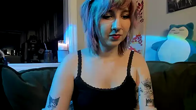 Snapshot of LedaBun chatting on 02.27.26 LedaBun online show from 02.27.26