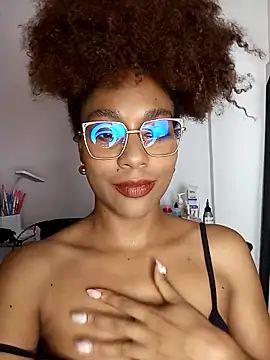Snapshot of thaimy_ chatting on 05.02.26 thaimy online show from 05.02.26