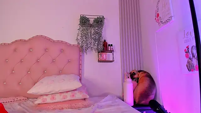 Snapshot of sweet_nicole_11 chatting on 09.13.25 sweet nicole 11 online show from 09.13.25