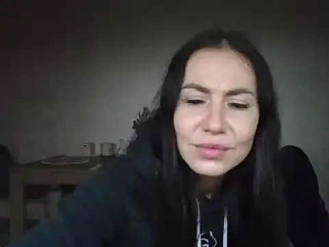 Snapshot of JulianaGold1 chatting on 01.07.25 JulianaGold1 online show from 01.07.25