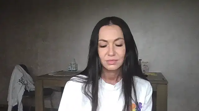 Snapshot of JulianaGold1 chatting on 01.19.25 JulianaGold1 online show from 01.19.25