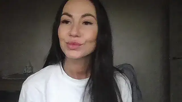 Snapshot of JulianaGold1 chatting on 01.20.25 JulianaGold1 online show from 01.20.25