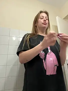 AlisaWhite online show from 03.18.26