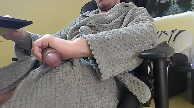 Snapshot of marioslim chatting on 02.23.25 marioslim online show from 02.23.25