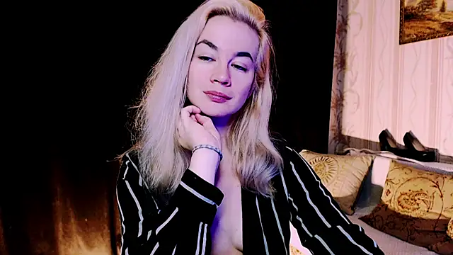 xxxcharismaaa online show from 11.24.25