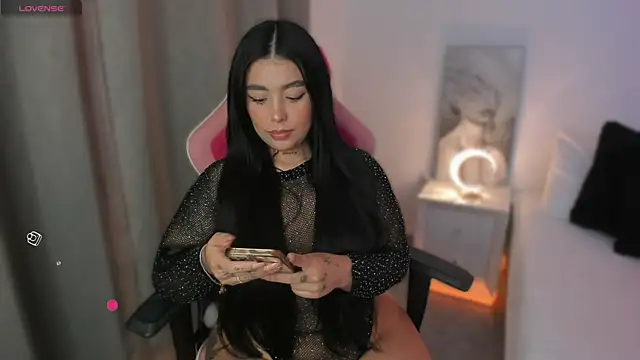 Snapshot of shantall_vidales_ chatting on 05.14.26 shantall vidales online show from 05.14.26