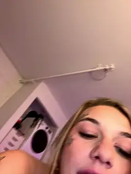 Snapshot of chloetease chatting on 12.02.24 chloetease online show from 12.02.24