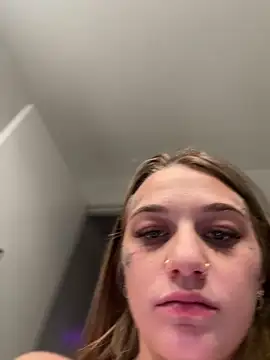 Snapshot of chloetease chatting on 12.04.24 chloetease online show from 12.04.24