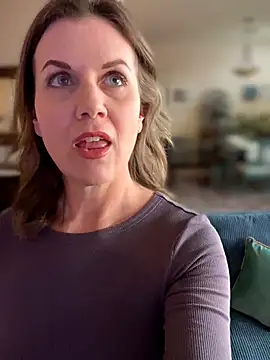 MaiseKnox online show from 02.12.26