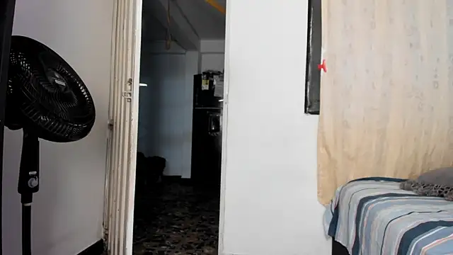 Snapshot of BlowMommy_ chatting on 04.16.26 BlowMommy online show from 04.16.26