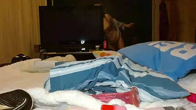 April LoveUK online show from 03.03.25