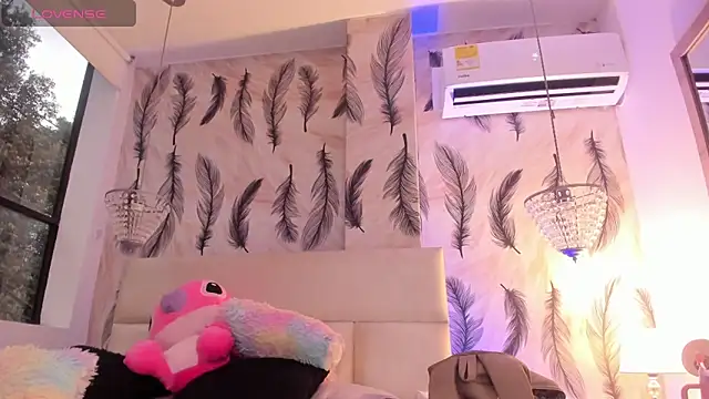 Vivi prinncess online show from 10.25.25