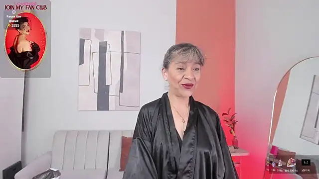 Snapshot of GraceElizabeth_ chatting on 07.17.26 GraceElizabeth online show from 07.17.26