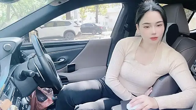 Snapshot of orla2021 chatting on 12.28.24 orla2021 online show from 12.28.24