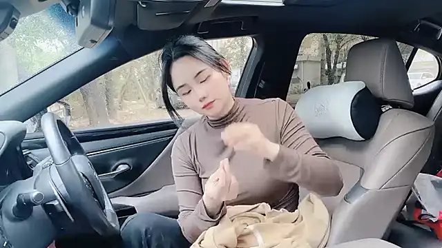 Snapshot of orla2021 chatting on 02.25.25 orla2021 online show from 02.25.25