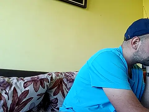 Snapshot of Flakka95 chatting on 10.04.25 Flakka95 online show from 10.04.25