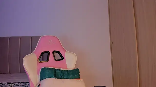 isa bunny online show from 09.24.25