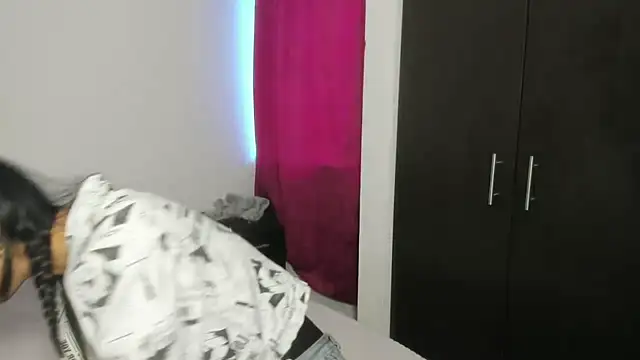 skinny Yizz online show from 10.17.25