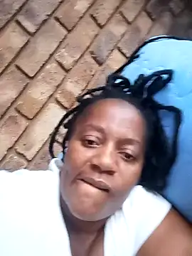 Snapshot of Galcraze chatting on 02.10.25 Galcraze online show from 02.10.25