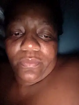 Snapshot of Galcraze chatting on 02.22.26 Galcraze online show from 02.22.26