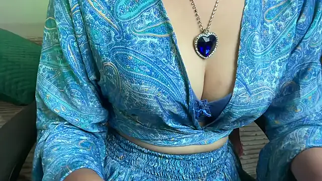 Queen Angelena online show from 06.26.26