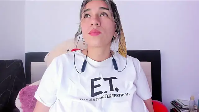 Snapshot of na-biky chatting on 01.05.25 na-biky online show from 01.05.25