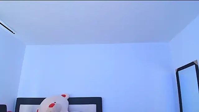 Snapshot of na-biky chatting on 11.02.25 na-biky online show from 11.02.25