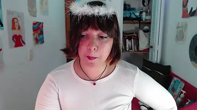 soynanabela28 online show from 10.30.25