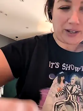 Canadian BBW online show from 01.28.25