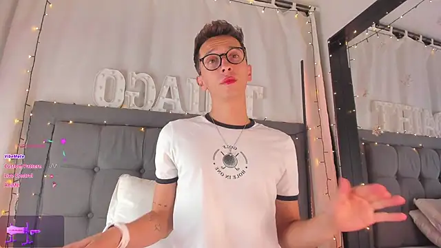 Snapshot of Thiago_jones chatting on 01.09.25 Thiago jones online show from 01.09.25