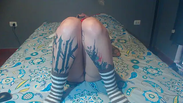Snapshot of Tattoodreams_lucy chatting on 04.25.26 Tattoodreams lucy online show from 04.25.26