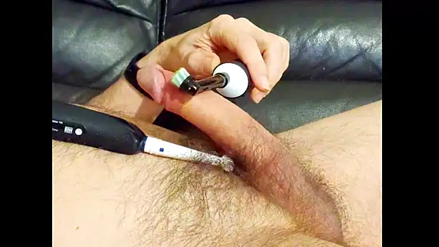 hairyuncut00 online show from 04.16.26