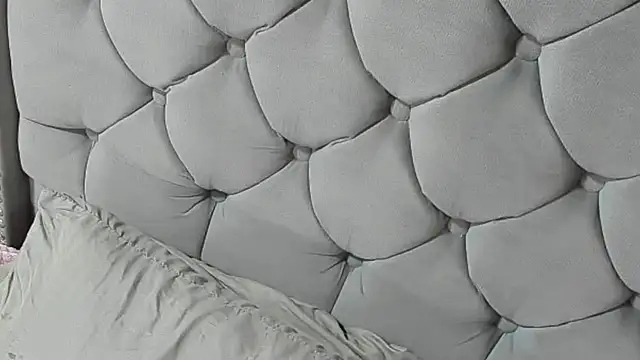 Imannejulienne online show from 03.12.26