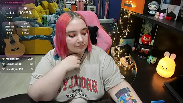 Softie Sofy online show from 02.06.25