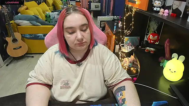 Softie Sofy online show from 02.13.25