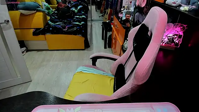 Softie Sofy online show from 04.07.26