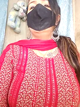 Snapshot of cute-tanvi chatting on 03.18.26 cute-tanvi online show from 03.18.26