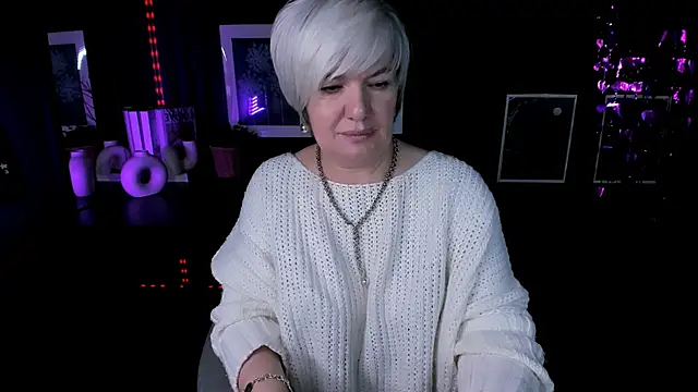 Snapshot of CarmenSoft chatting on 02.14.26 CarmenSoft online show from 02.14.26