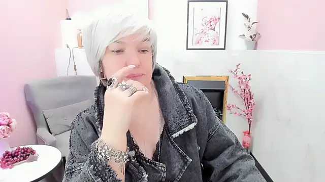 Snapshot of CarmenSoft chatting on 05.10.26 CarmenSoft online show from 05.10.26