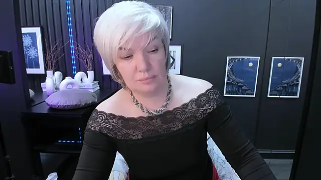 Snapshot of CarmenSoft chatting on 06.20.26 CarmenSoft online show from 06.20.26