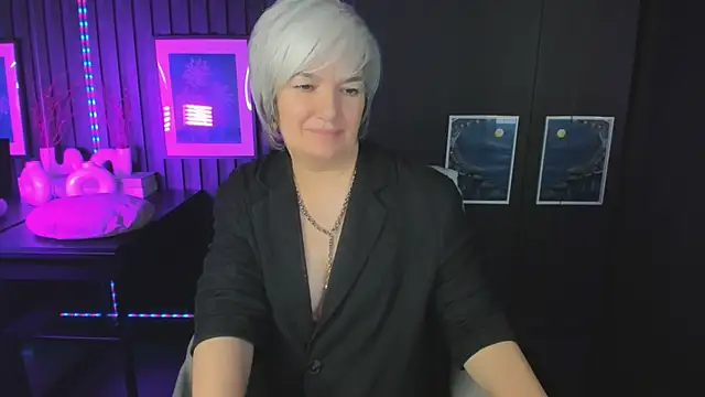Snapshot of CarmenSoft chatting on 06.29.26 CarmenSoft online show from 06.29.26