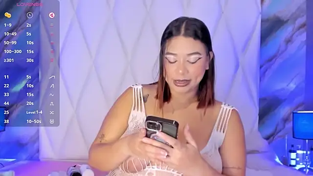 Snapshot of DanniaMonroee chatting on 05.26.26 DanniaMonroee online show from 05.26.26