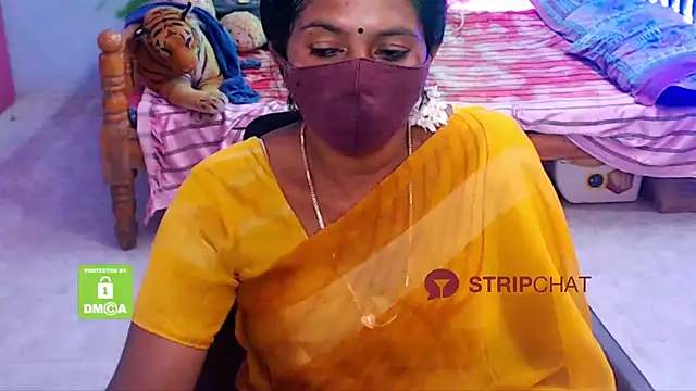 Snapshot of Novapol chatting on 01.09.25 Novapol online show from 01.09.25