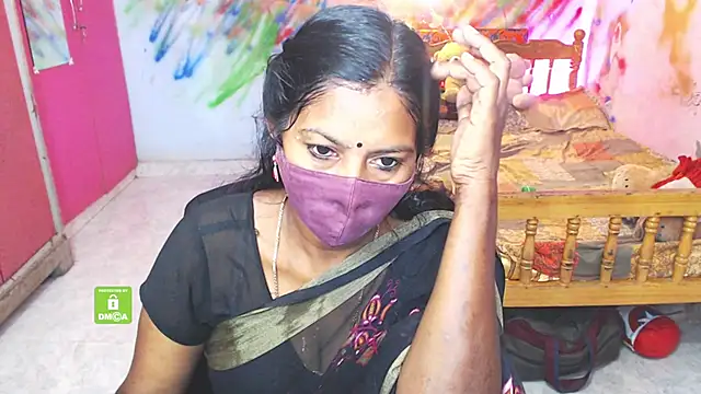 Snapshot of Novapol chatting on 11.29.25 Novapol online show from 11.29.25