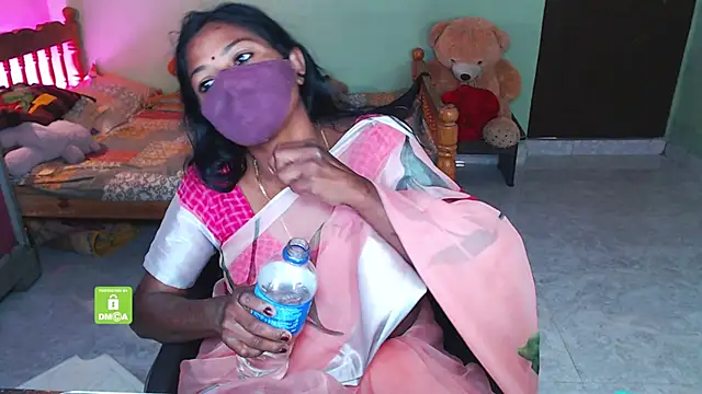 Snapshot of Novapol chatting on 12.14.25 Novapol online show from 12.14.25