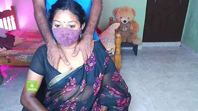 Snapshot of Novapol chatting on 12.18.25 Novapol online show from 12.18.25