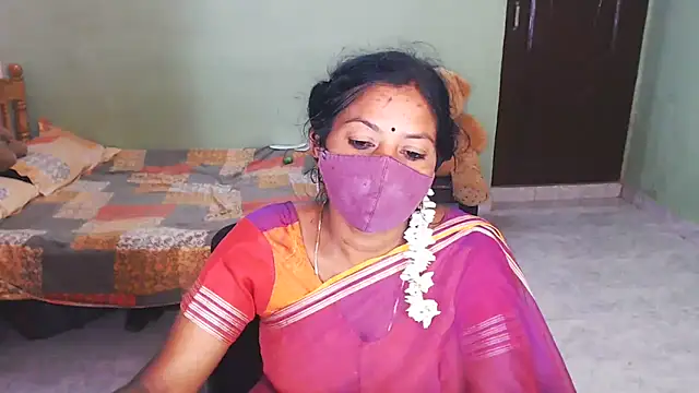 Snapshot of Novapol chatting on 02.18.26 Novapol online show from 02.18.26