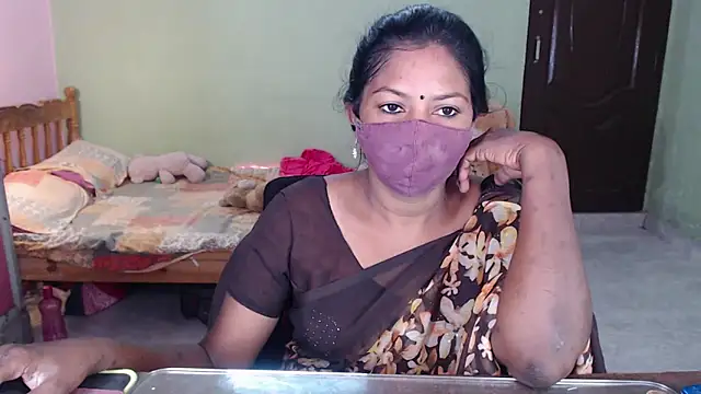 Snapshot of Novapol chatting on 04.17.26 Novapol online show from 04.17.26